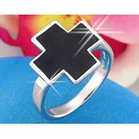 ZeeMe gredzens ar melnu krustiņu 18,5 mm ZeeMe gredzens ar melnu krustiņu 18,5 mm